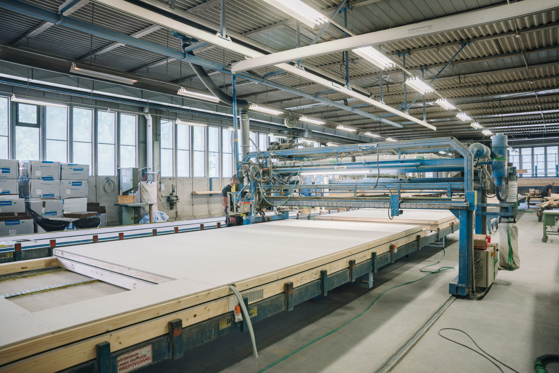 2-jelovica-services-production