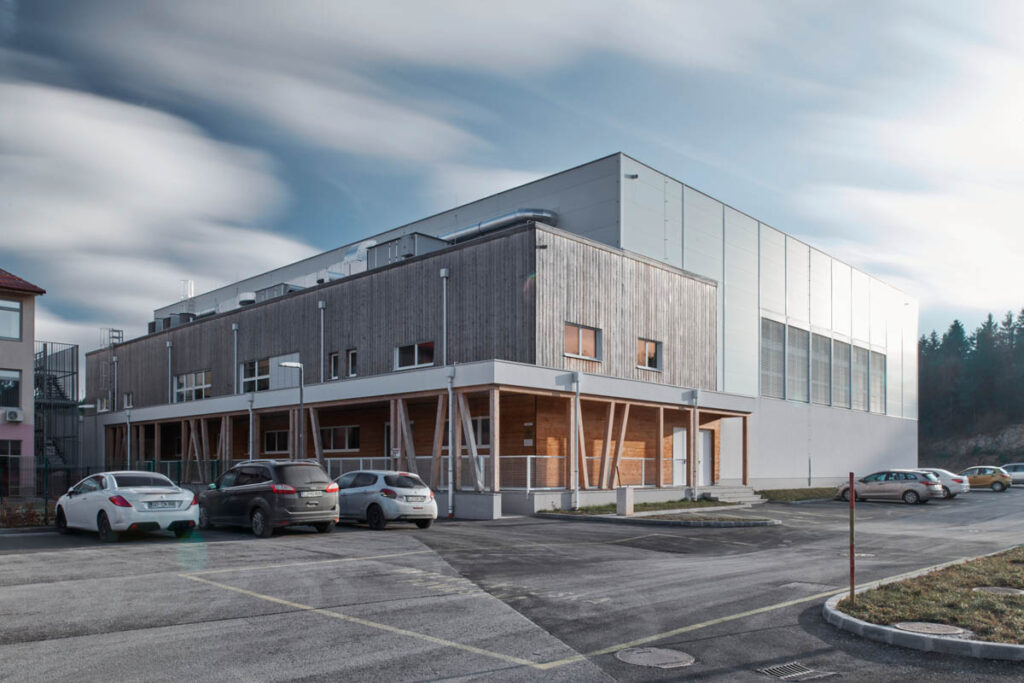 epigram-jelovica-dvorana-ext-11